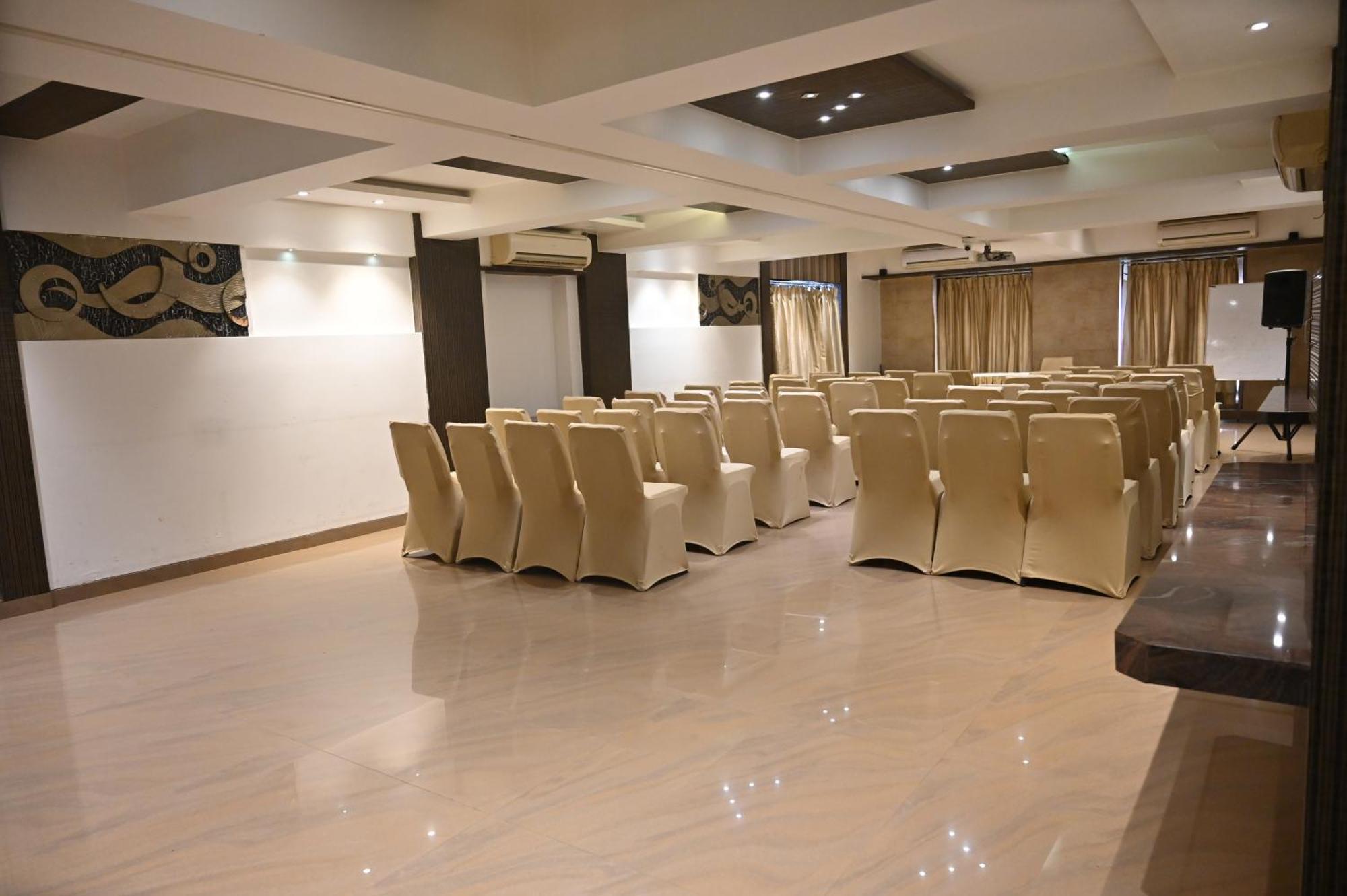 Kumar Resort By Turtle, Lonavala Dış mekan fotoğraf