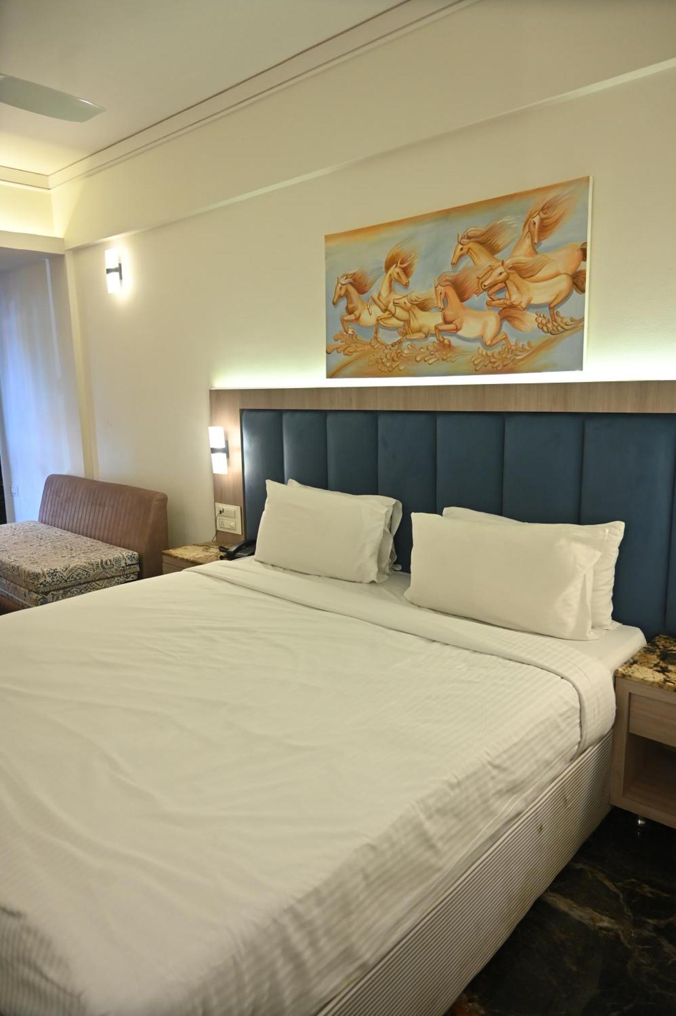 Kumar Resort By Turtle, Lonavala Dış mekan fotoğraf